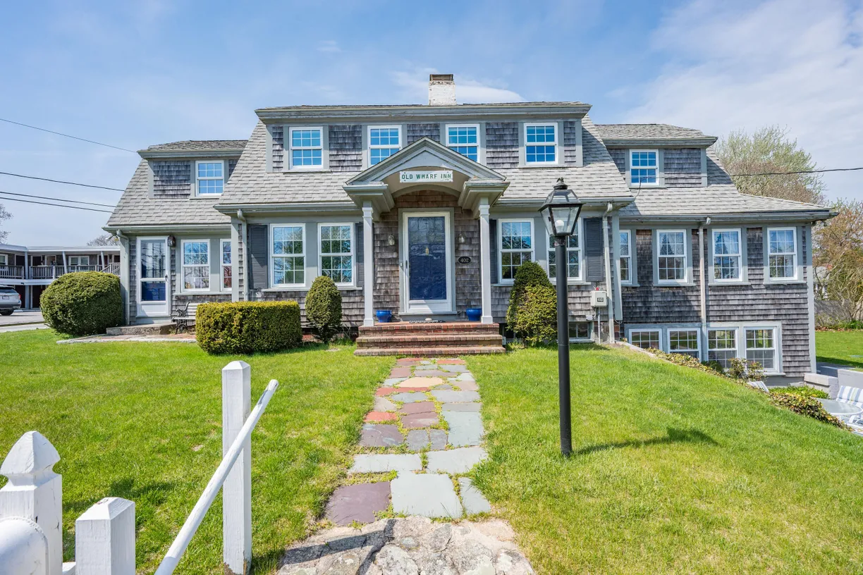 Boston, MA Real Estate | View 402 Old Wharf | Listing