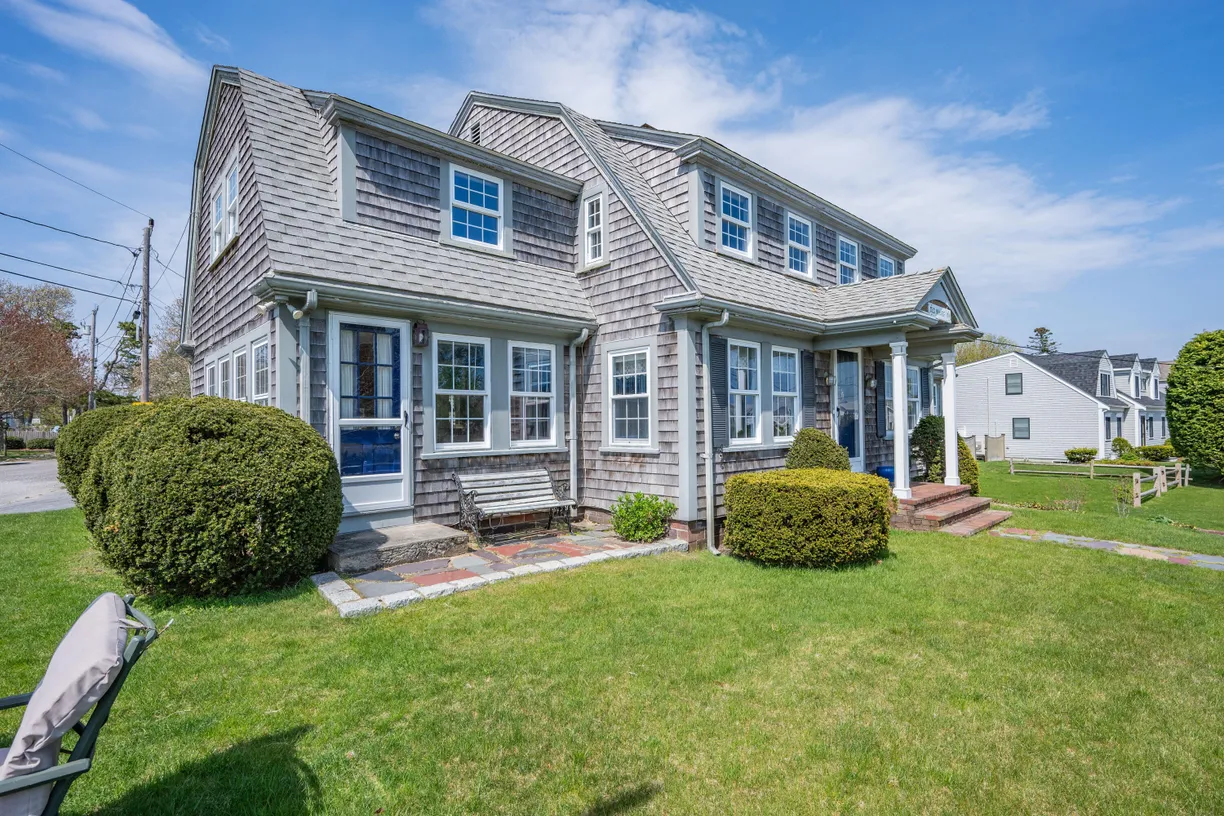 Boston, MA Real Estate | View 402 Old Wharf | Listing