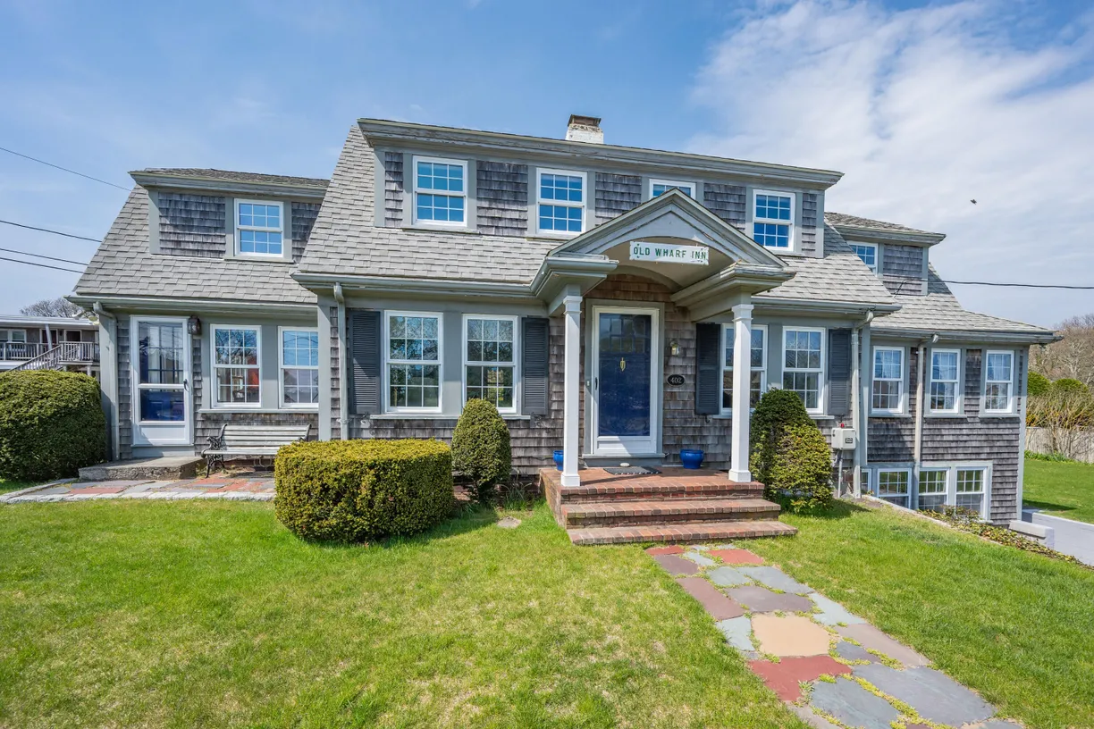Boston, MA Real Estate | View 402 Old Wharf | 7 Beds, 6 Baths