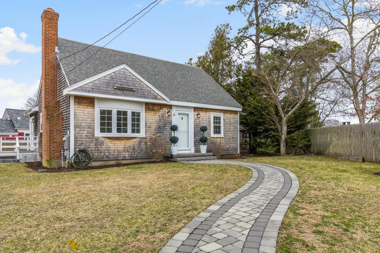 Boston, MA Real Estate | View 6 Helen's | 4 Beds, 2 Baths
