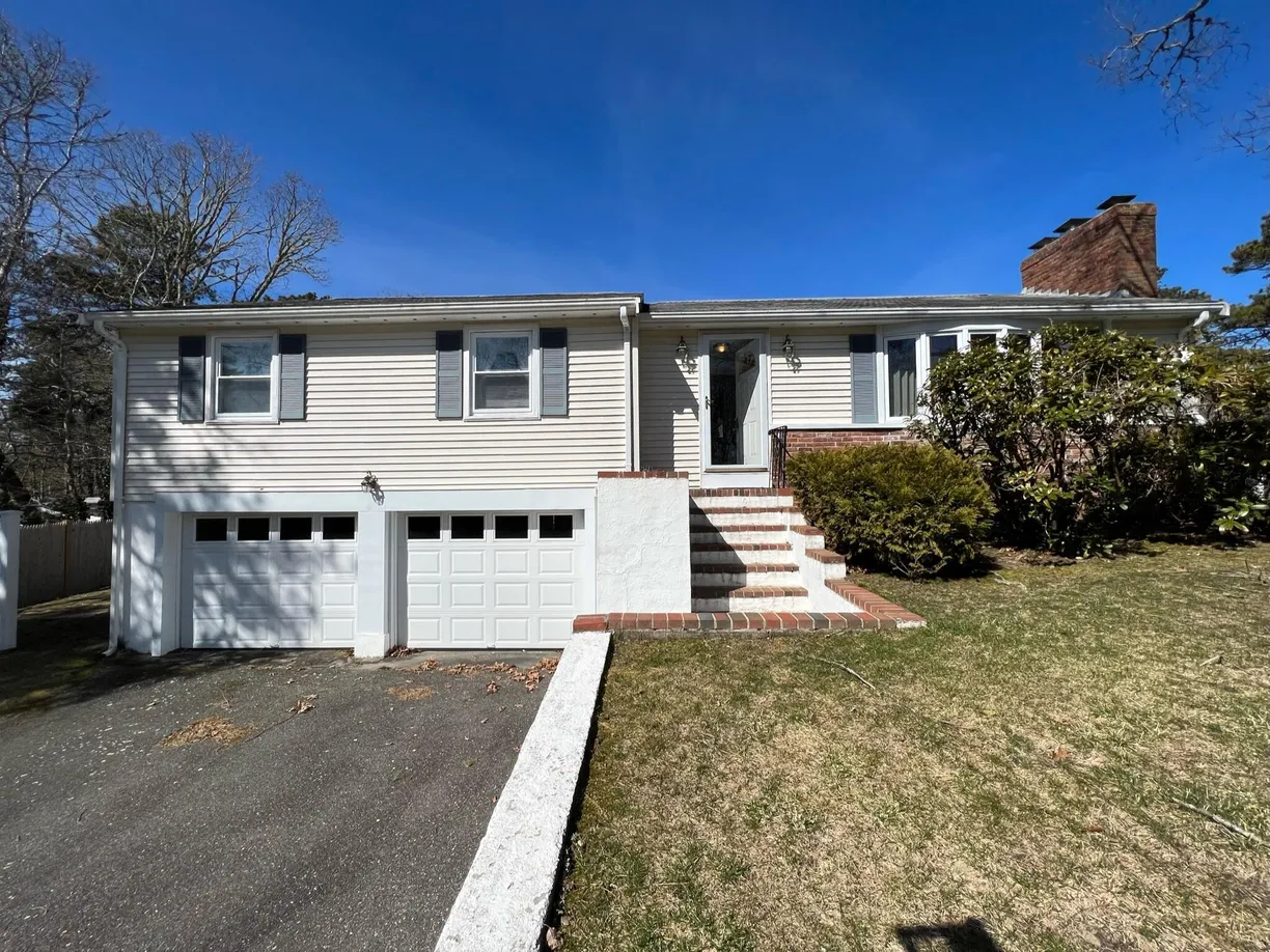 Boston, MA Real Estate | View 3 Raintree | 3 Beds, 2 Baths