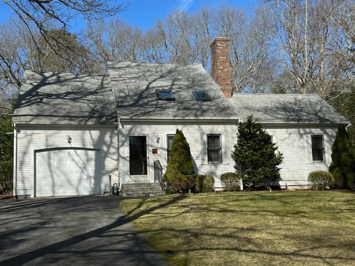 Boston, MA Real Estate | View 10 Yearling | 3 Beds, 2 Baths