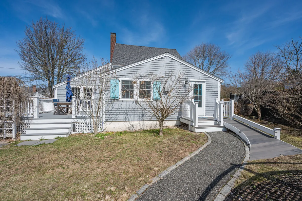 Boston, MA Real Estate | View 9 Pine Tree | Listing
