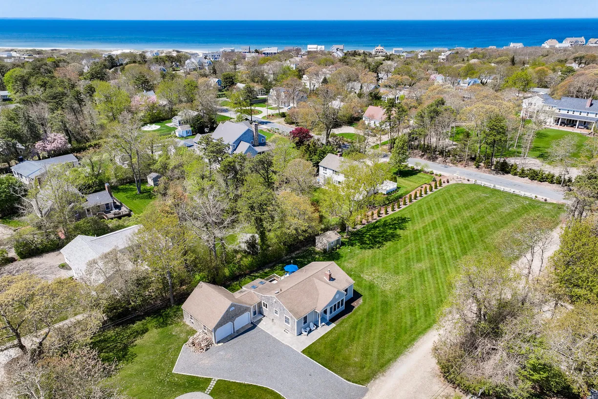 Boston, MA Real Estate | View 13 Hippogriffe