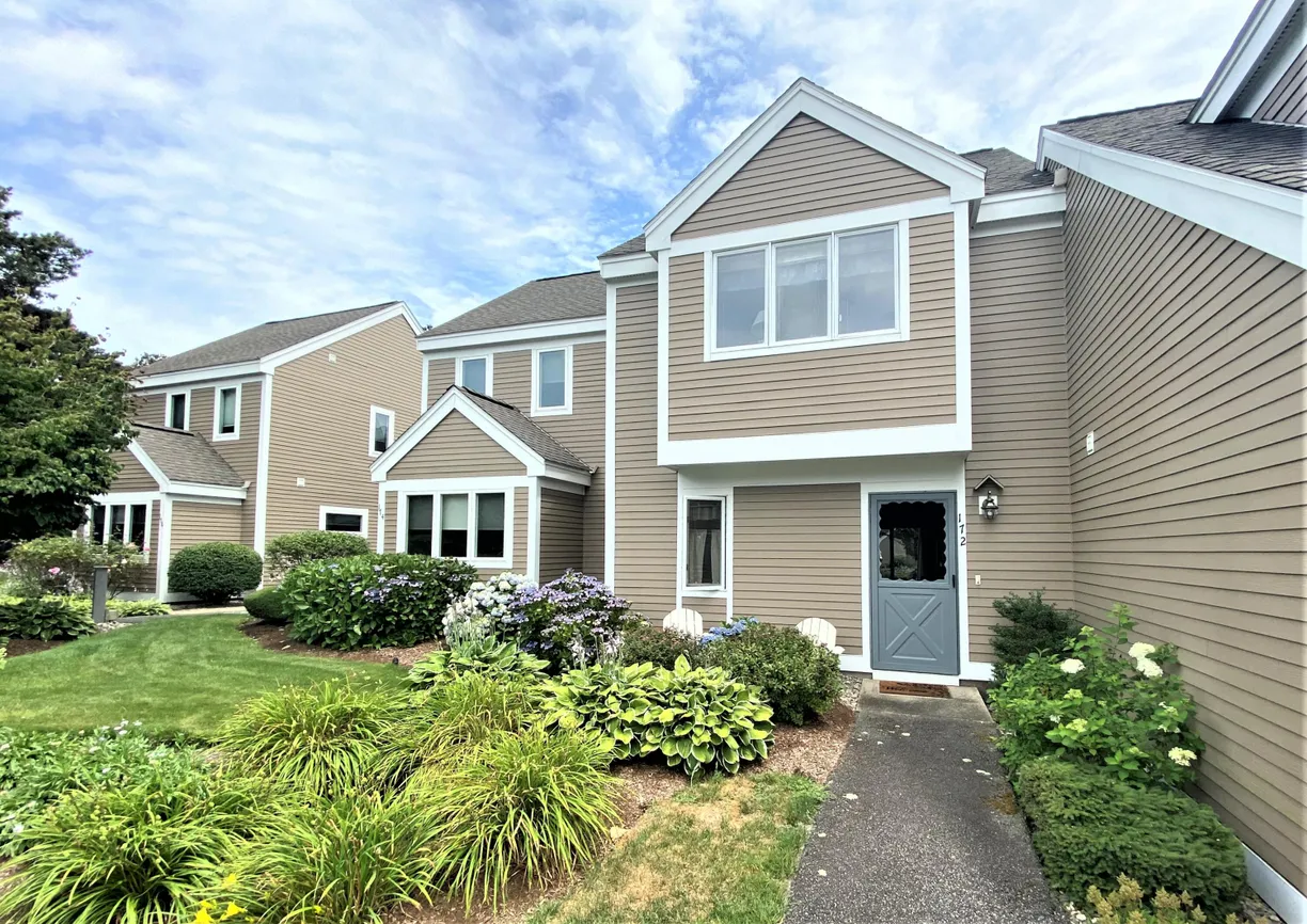 Boston, MA Real Estate | View 172 Billington | 2 Beds, 1 Bath
