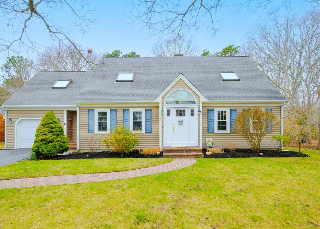 Boston, MA Real Estate | View 37 Square Rigger | 4 Beds, 2 Baths
