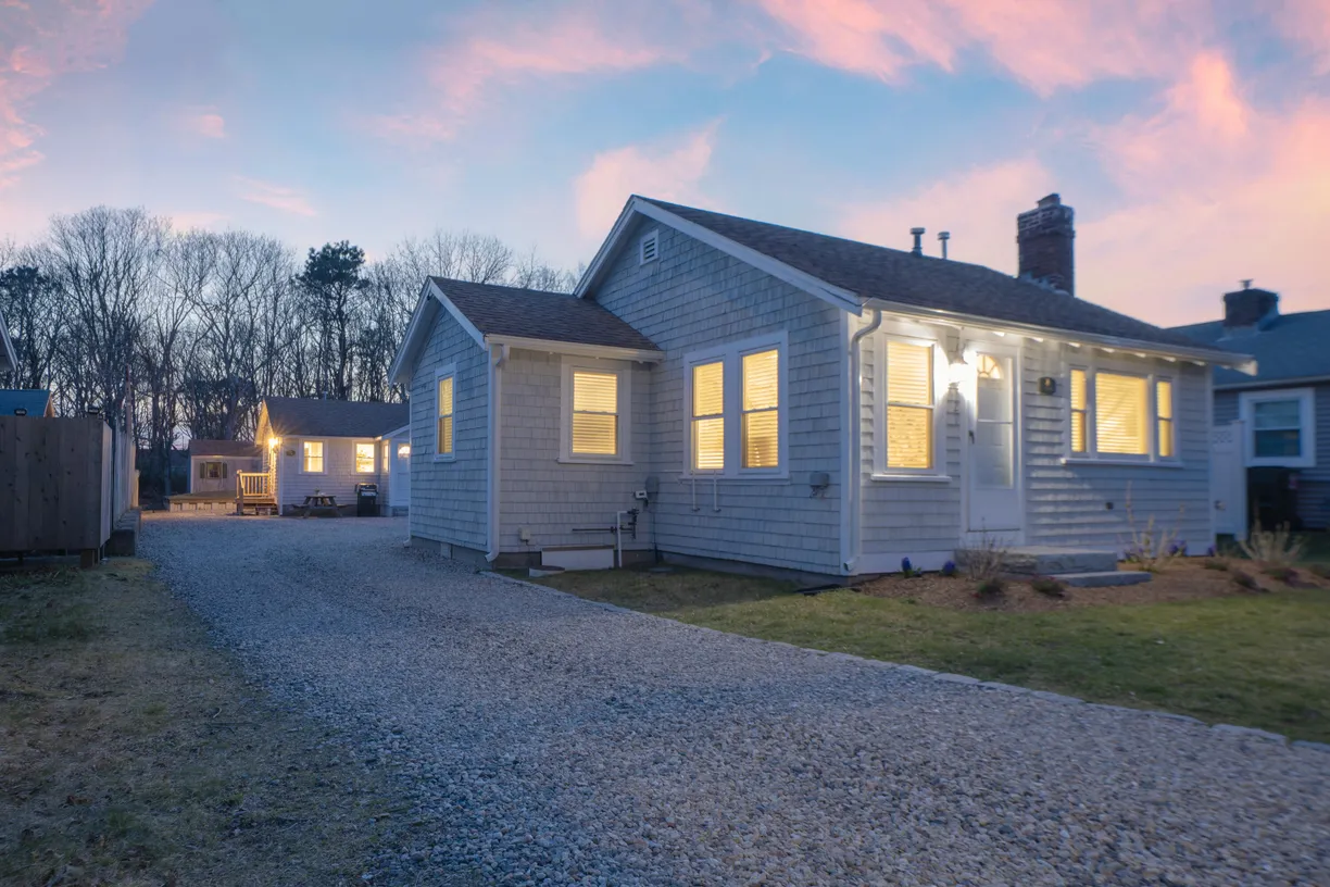 Boston, MA Real Estate | View 121 Seaview | 4 Beds, 2 Baths