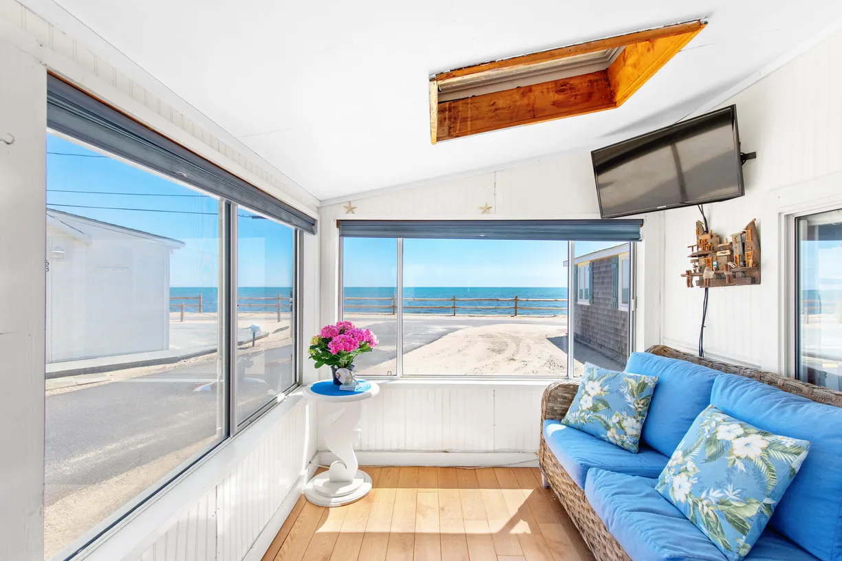 Boston, MA Real Estate | View 217 Old Wharf | 2 Beds, 1 Bath