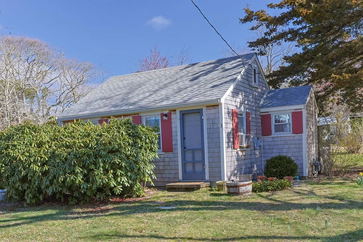 Boston, MA Real Estate | View 785 State | 2 Beds, 1 Bath