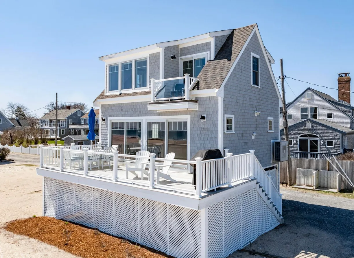Boston, MA Real Estate | View 5 White Cap | 2 Beds, 2 Baths