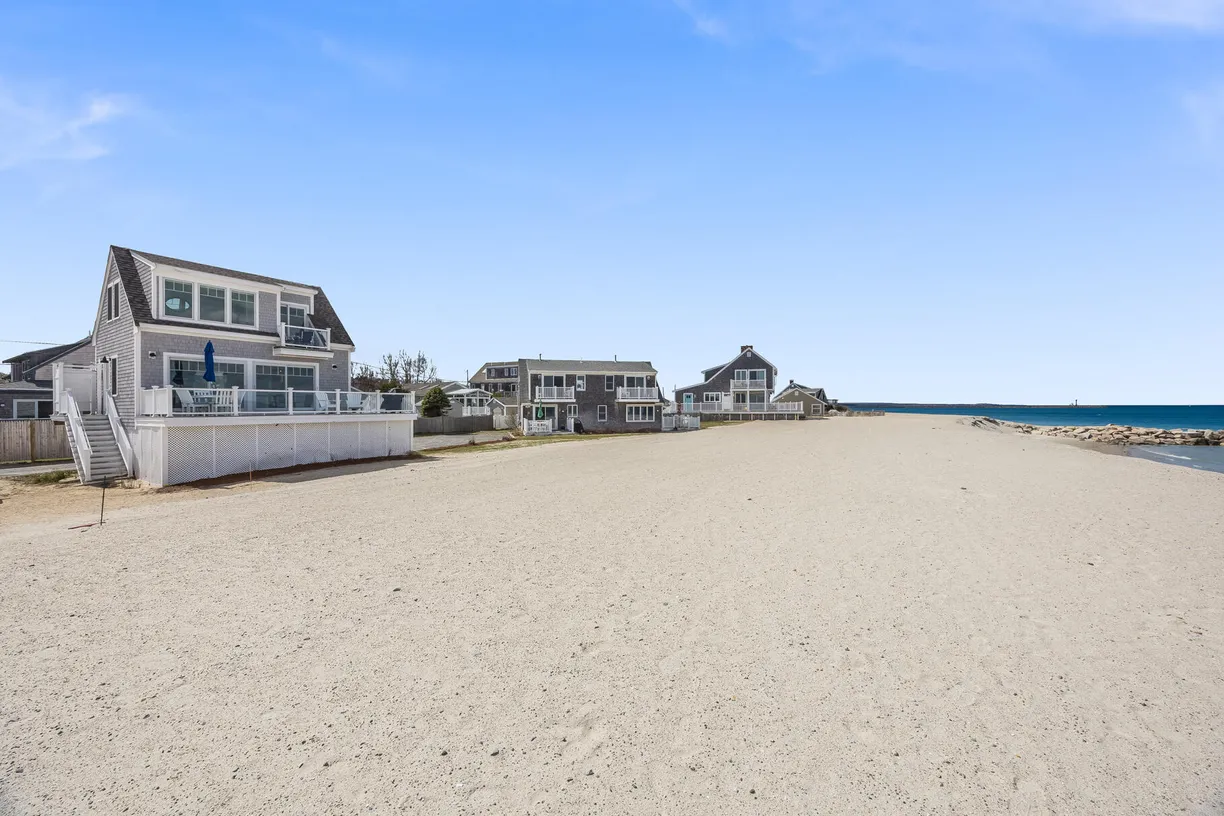 Boston, MA Real Estate | View 5 White Cap | Listing