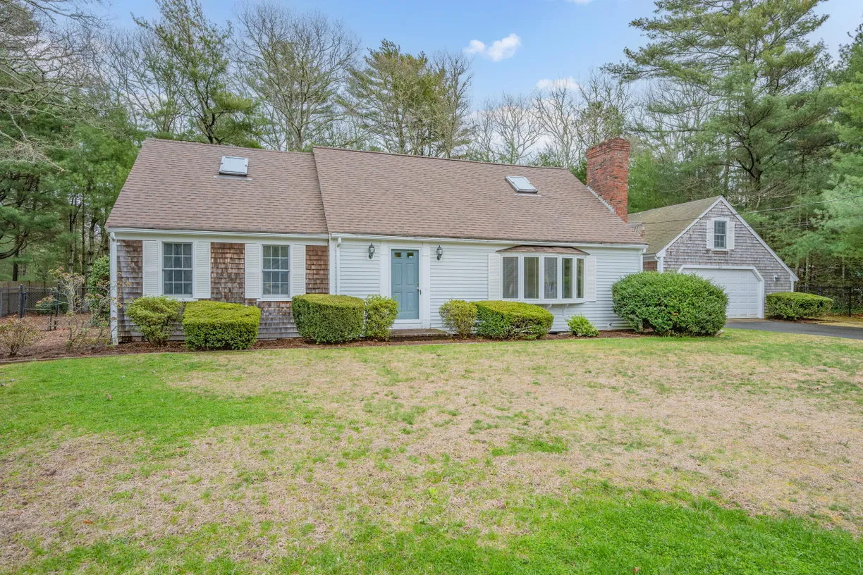 Boston, MA Real Estate | View 105 Rolling Hitch | 3 Beds, 2 Baths