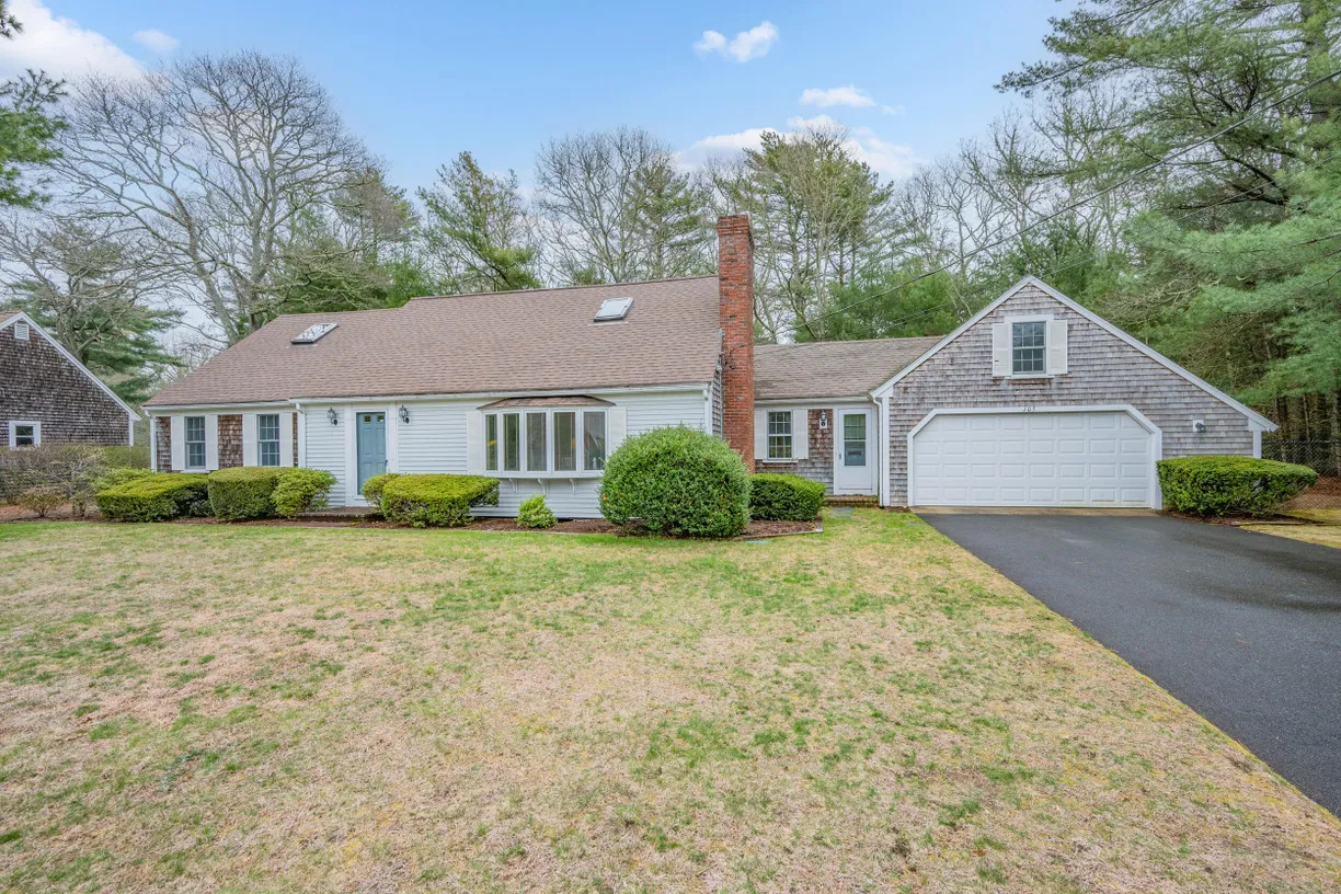 Boston, MA Real Estate | View 105 Rolling Hitch | Listing