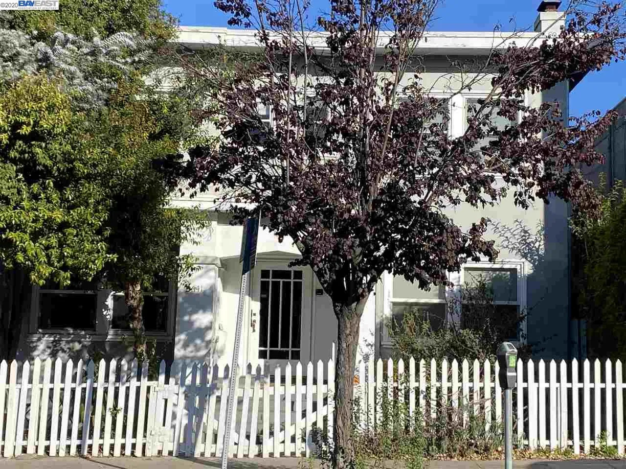 Northern California Real Estate | View 2641 Webster St, 3 | 1 Bed, 1 Bath