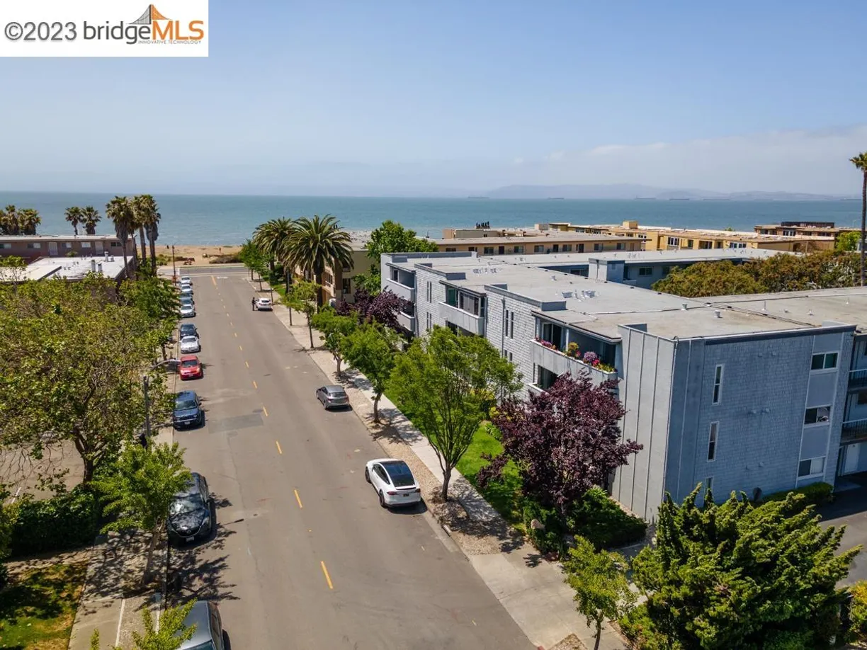 Northern California Real Estate | View 325 Kitty Hawk Rd, 102 | 2 Beds, 1 Bath