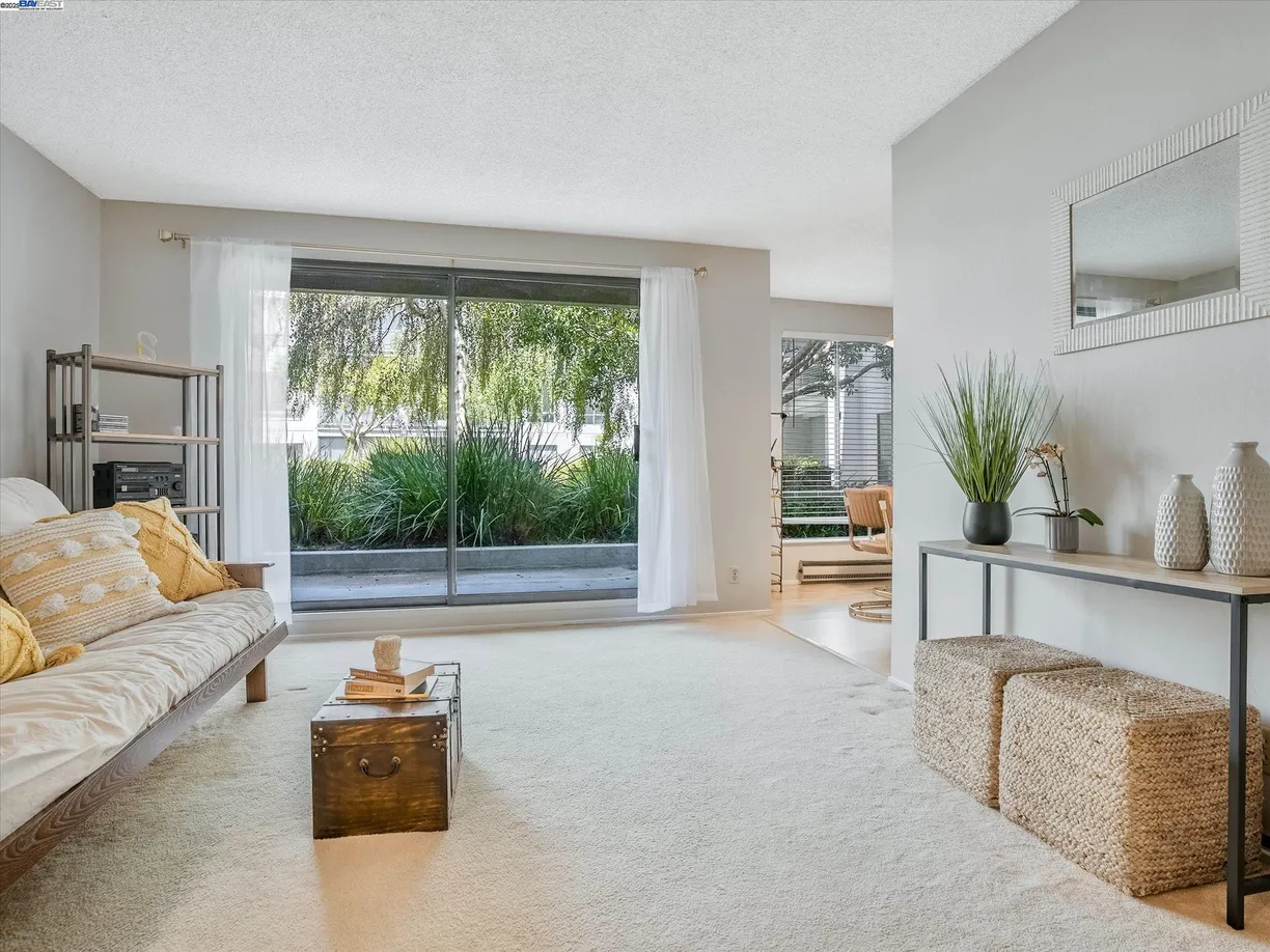 Northern California Real Estate | View 2 Admiral Dr, 280 | 1 Bed, 1 Bath