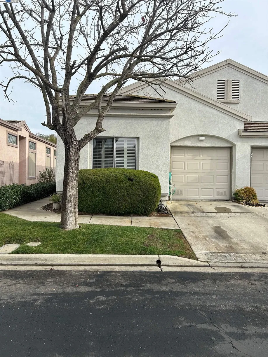 Northern California Real Estate | View 280 Winesap | 2 Beds, 2 Baths