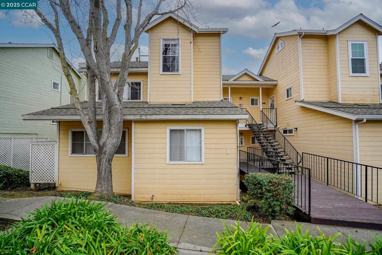 Northern California Real Estate | View 735 Buchanan St., 204 | 1 Bed, 1 Bath