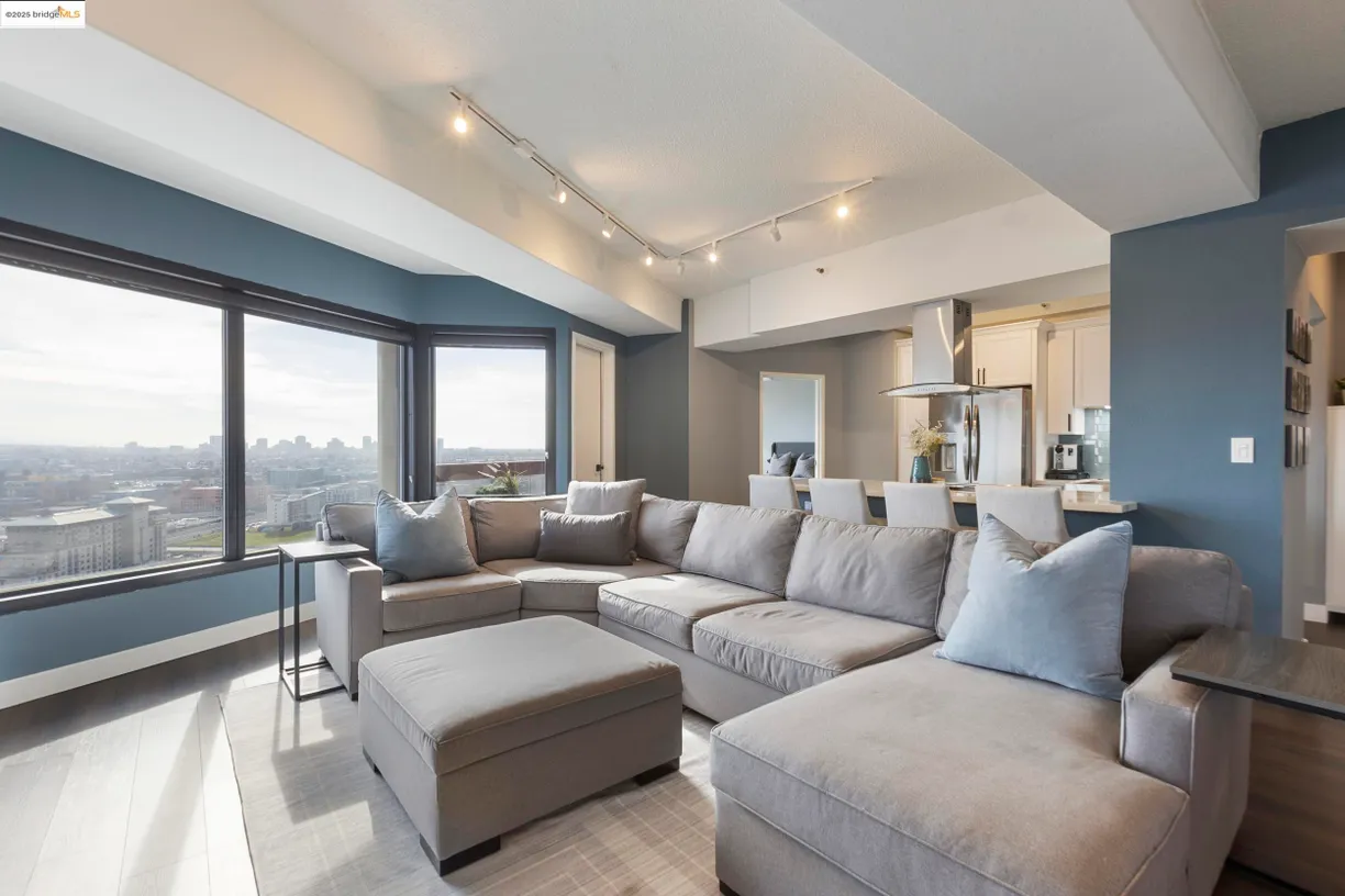 Northern California Real Estate | View 6363 Christie Ave., 2327 | 2 Beds, 2 Baths