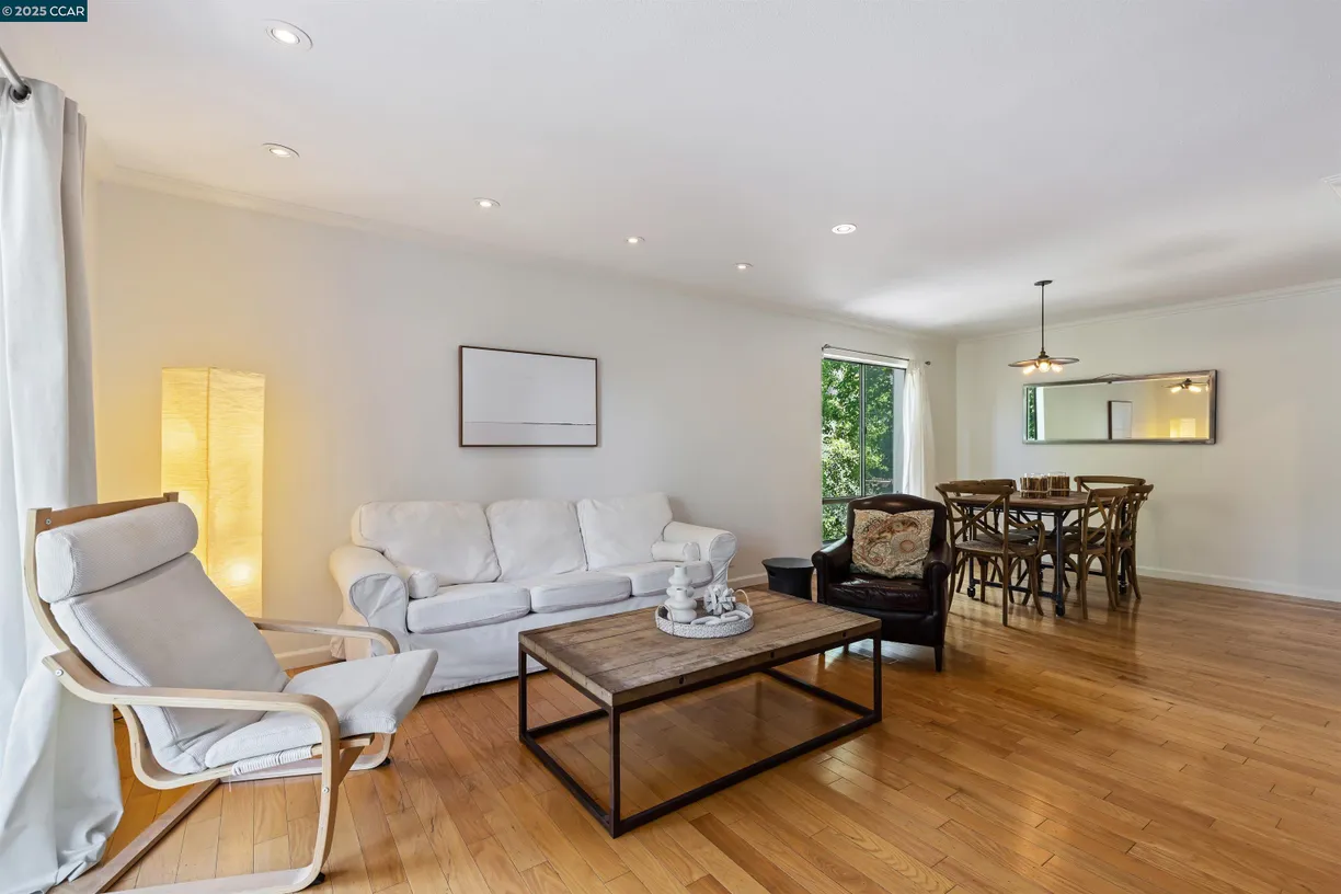 Northern California Real Estate | View 340 Civic Dr, 309 | 2 Beds, 2 Baths