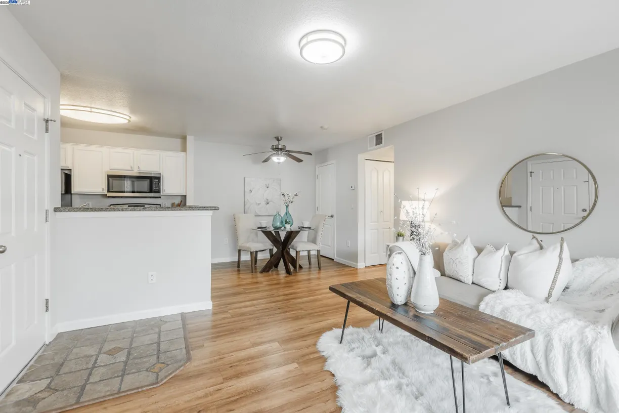 Northern California Real Estate | View 120 Reflections Dr, 14 | Listing