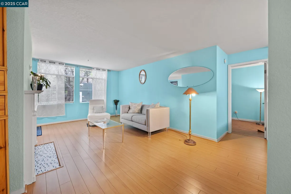 Northern California Real Estate | View 535 Pierce St, 5109 | 2 Beds, 2 Baths