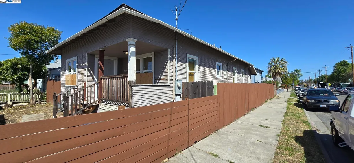 Northern California Real Estate | View 500 16Th St | 4 Beds, 1 Bath