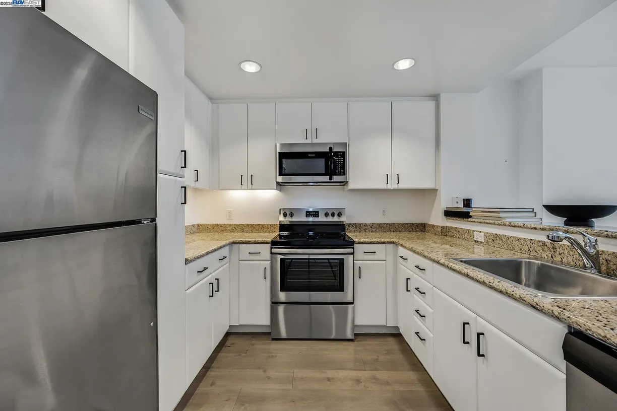 Northern California Real Estate | View 260 King Street, 909 | Listing