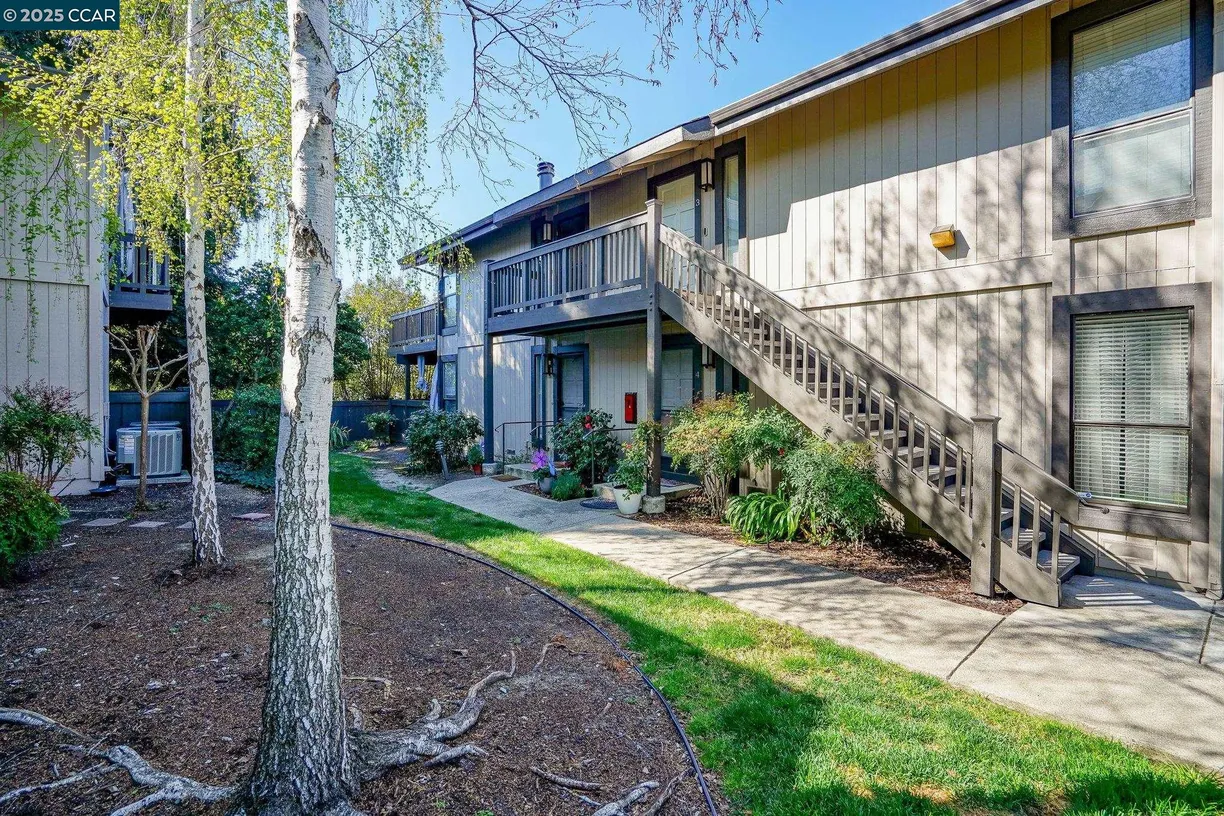 Northern California Real Estate | View 2340 Pleasant Hill Rd, 1 | 2 Beds, 2 Baths