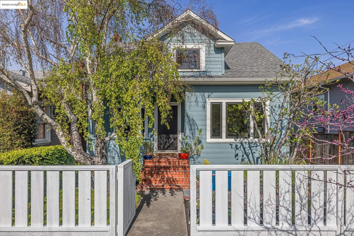 Northern California Real Estate | View 3900 Lyon Ave | 2 Beds, 1 Bath