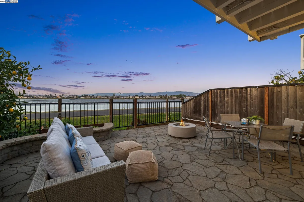 Northern California Real Estate | View 53 Bay Park Ter | 2 Beds, 2 Baths