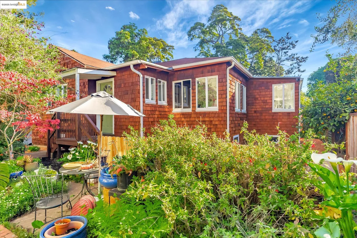 Northern California Real Estate | View 2737 Fulton St, 1 | 2 Beds, 1 Bath