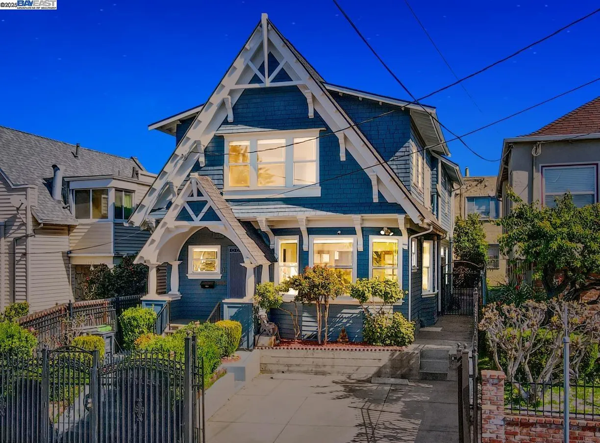 Northern California Real Estate | View 1206 E 23rd St | 6 Beds, 3 Baths