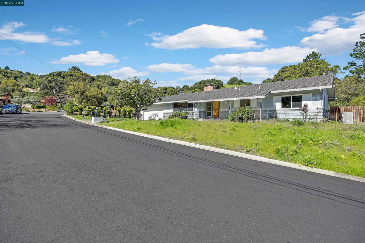 Northern California Real Estate | View 6 Kimberly Dr | 2 Beds, 2 Baths