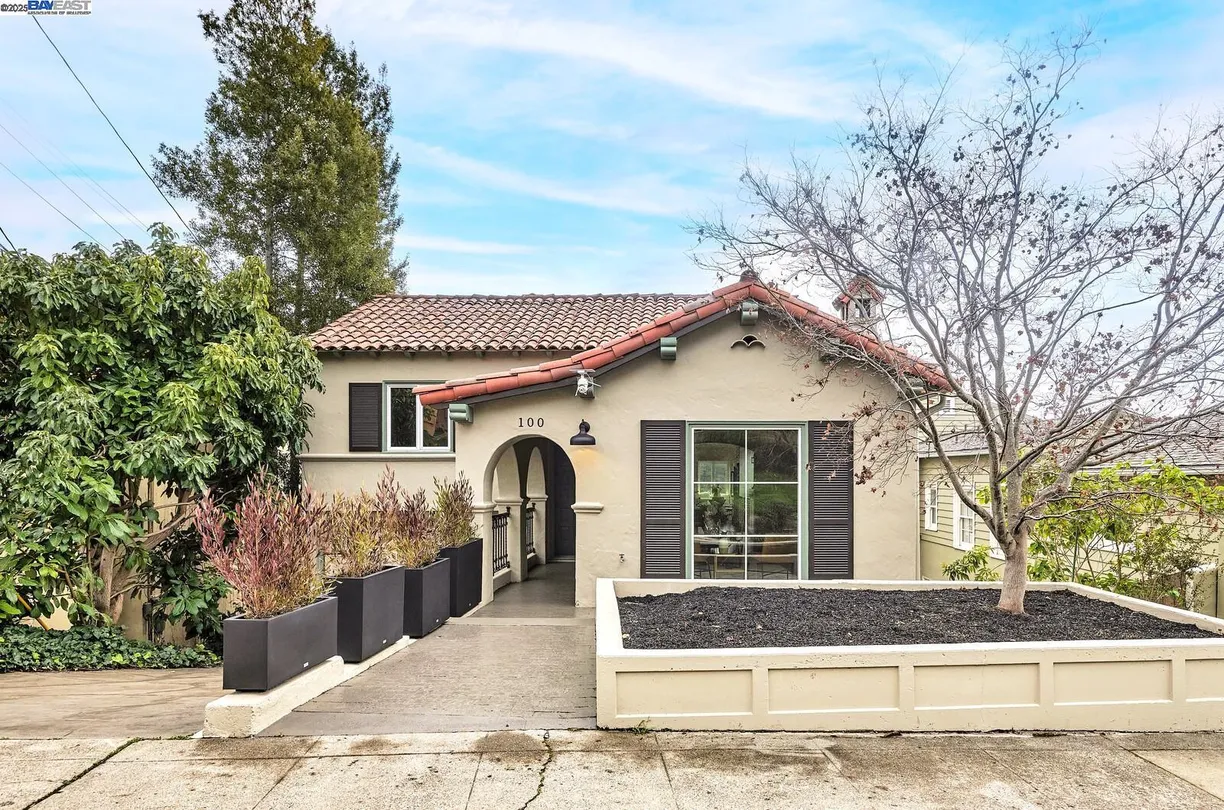 Northern California Real Estate | View 100 Sonia St. | 5 Beds, 3 Baths