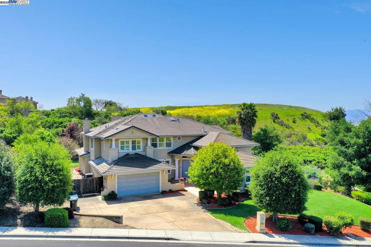 Northern California Real Estate | View 48564 Avalon Heights Ter | 5 Beds, 5 Baths