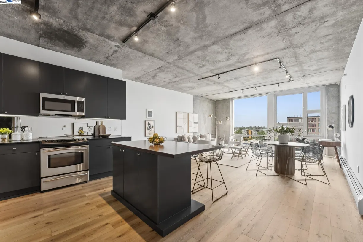 Northern California Real Estate | View 311 Oak St, 729 | 1 Bed, 1 Bath