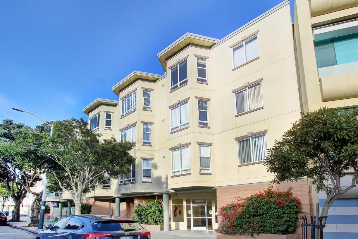 Northern California Real Estate | View 5810 Mission Street, 402 | 2 Beds, 2 Baths