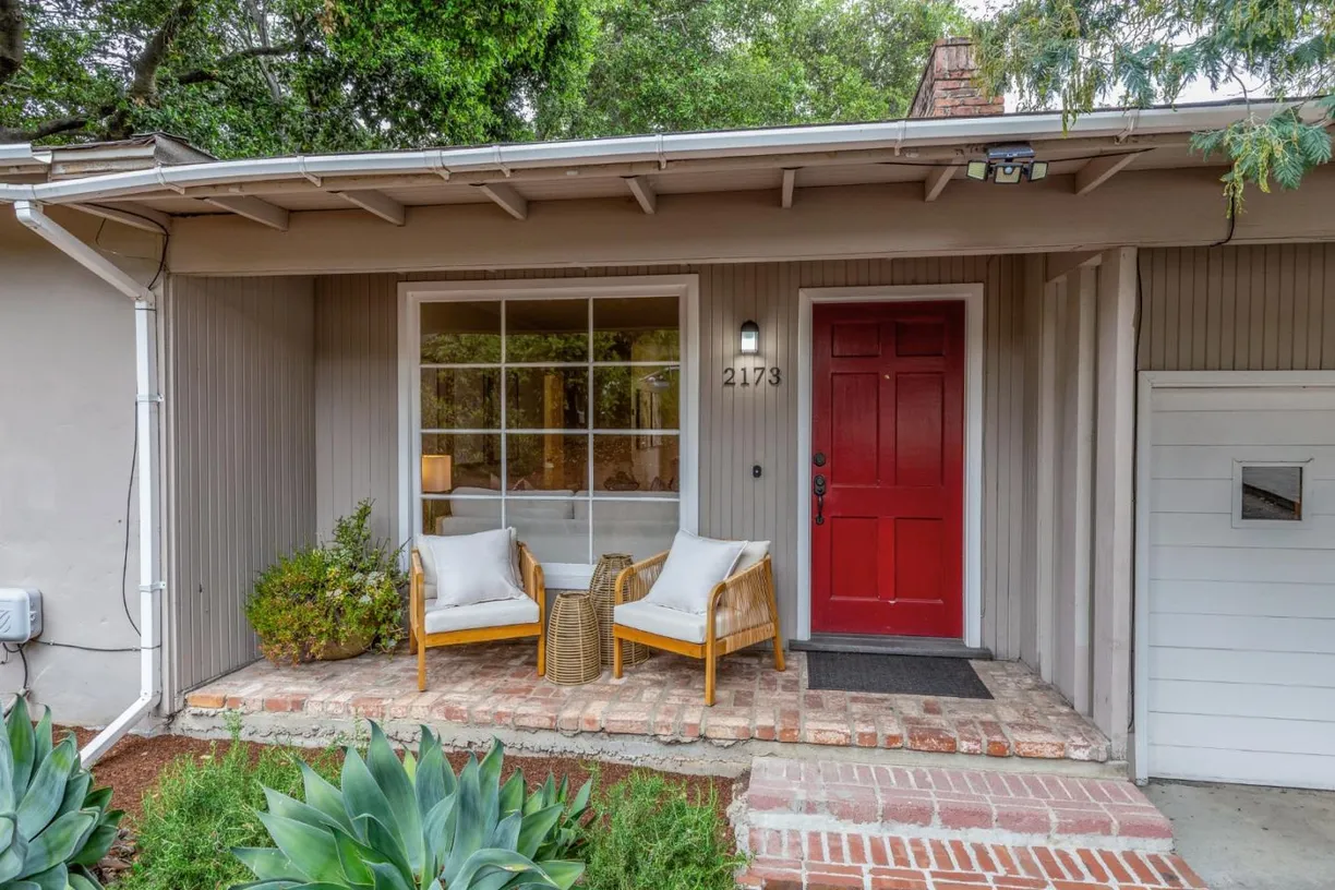 Northern California Real Estate | View 2173 Santa Cruz Avenue | 2 Beds, 1 Bath