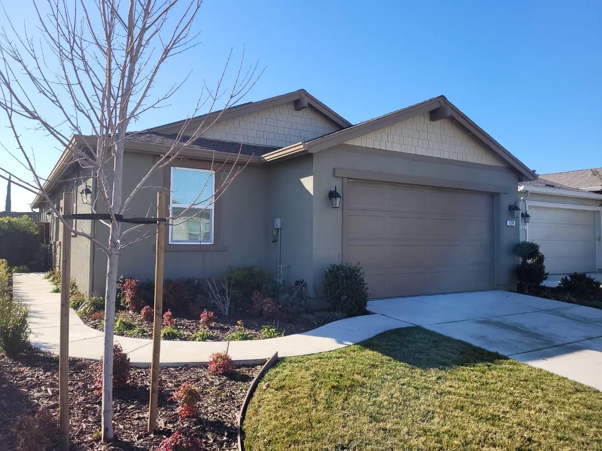 Northern California Real Estate | View 624 Victoria Drive | 2 Beds, 2 Baths