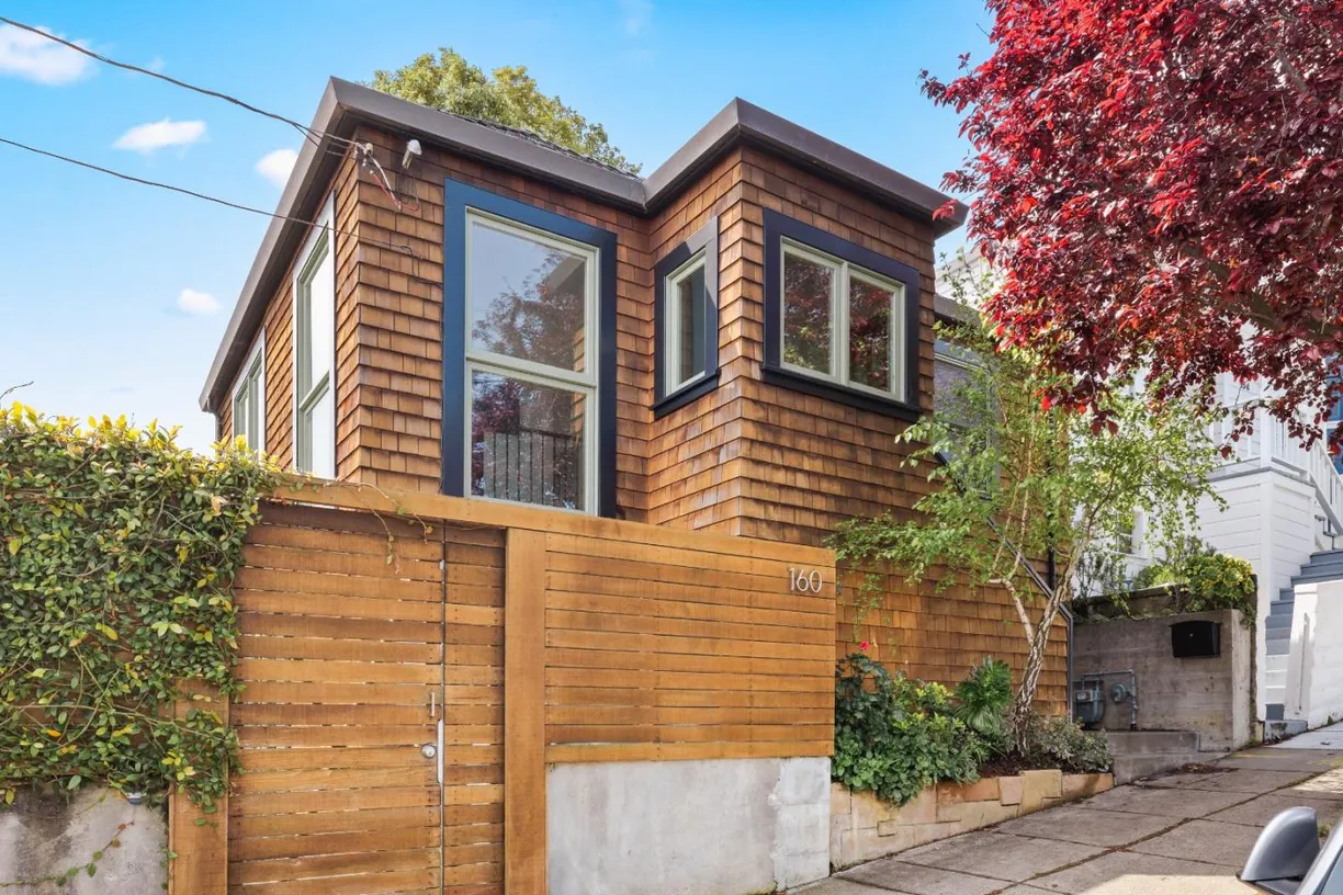 Northern California Real Estate | View 160 Newman Street | 2 Beds, 1 Bath