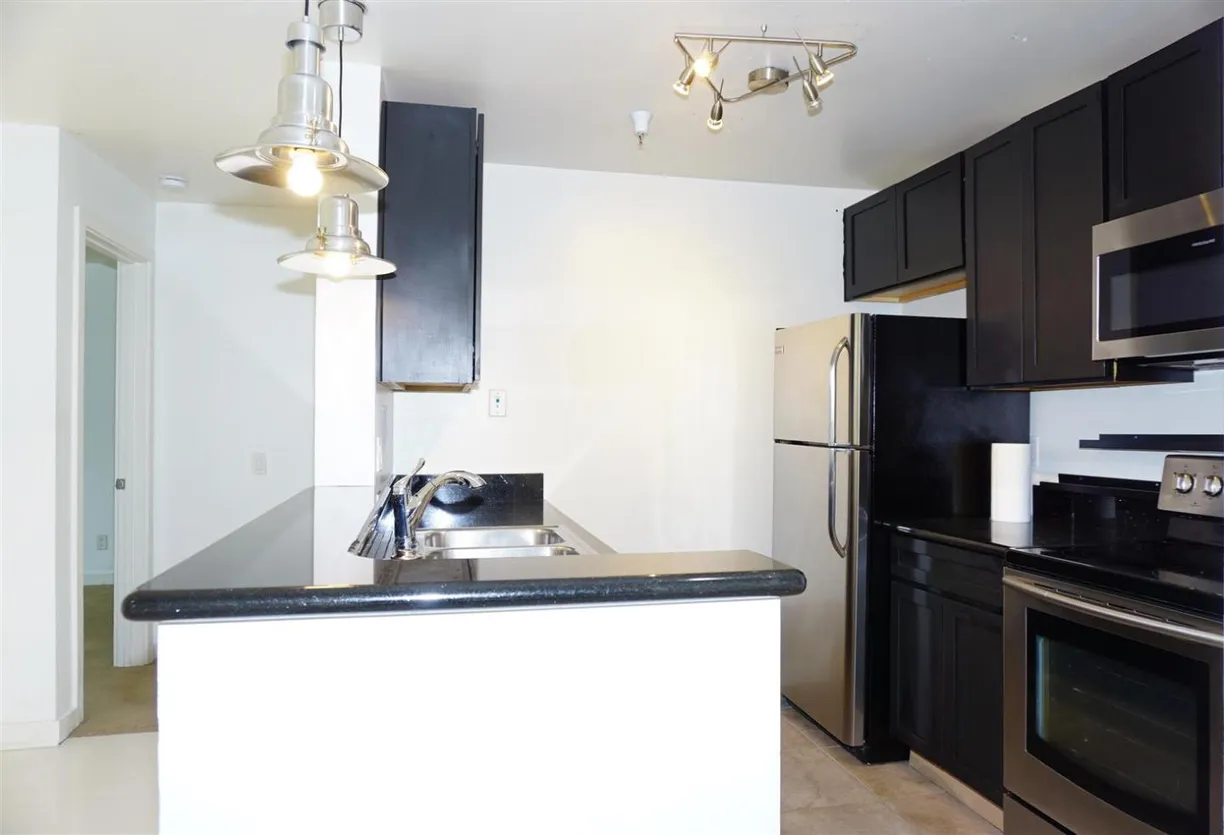 Northern California Real Estate | View 6400 Christie Avenue, 5220 | 2 Beds, 2 Baths