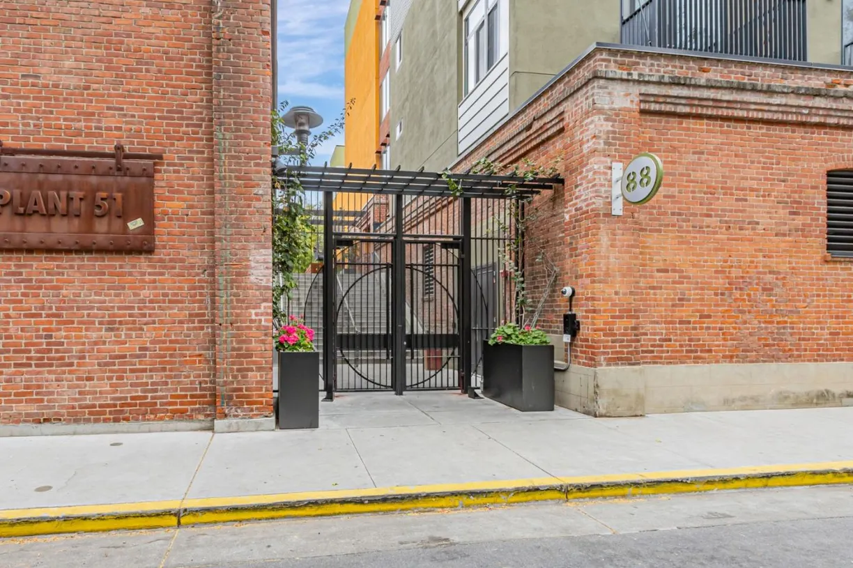 Northern California Real Estate | View 88 Bush Street, 1122 | 2 Beds, 2 Baths