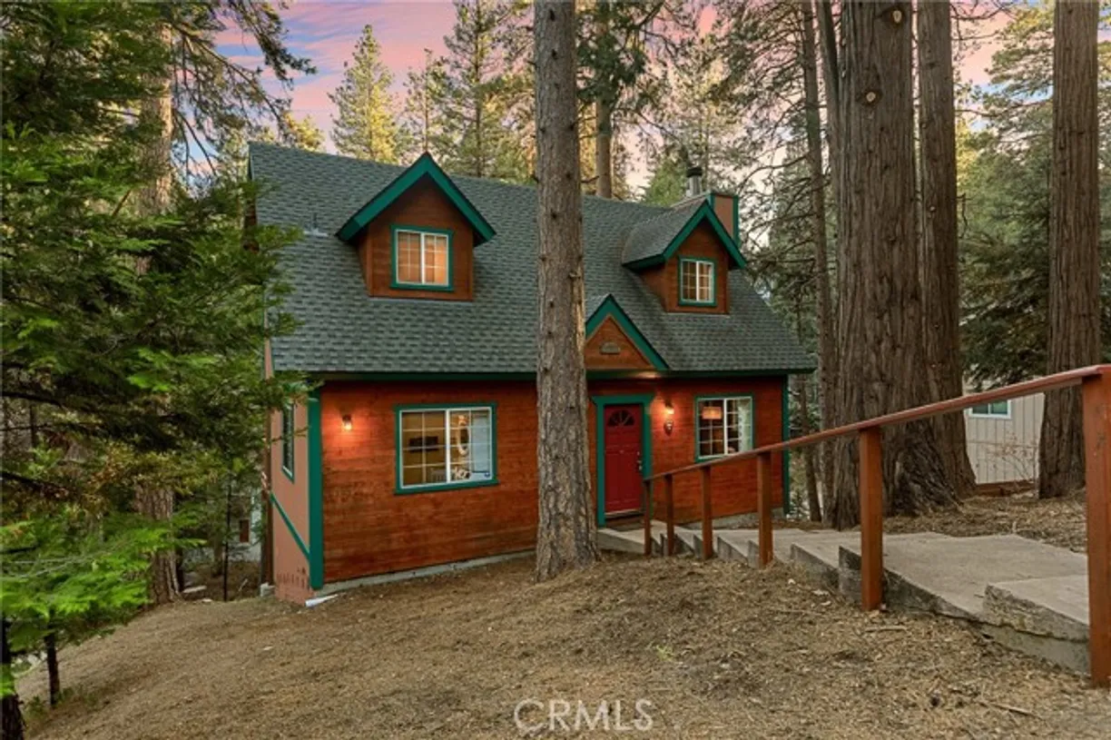 Northern California Real Estate | View 432 Clubhouse Drive | 2 Beds, 2 Baths