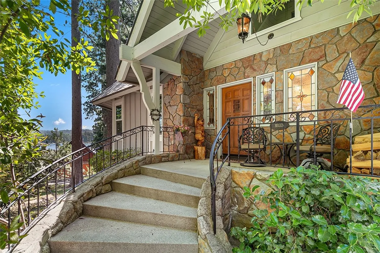 Northern California Real Estate | View 28065 N Peninsula Drive | 3 Beds, 3 Baths
