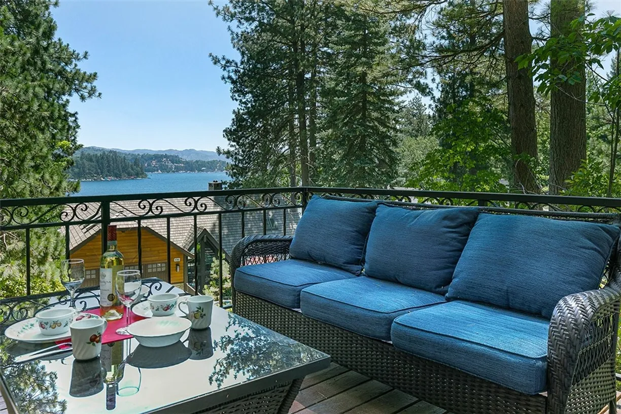 Northern California Real Estate | View 28065 N Peninsula Drive | 3 Beds, 3 Baths