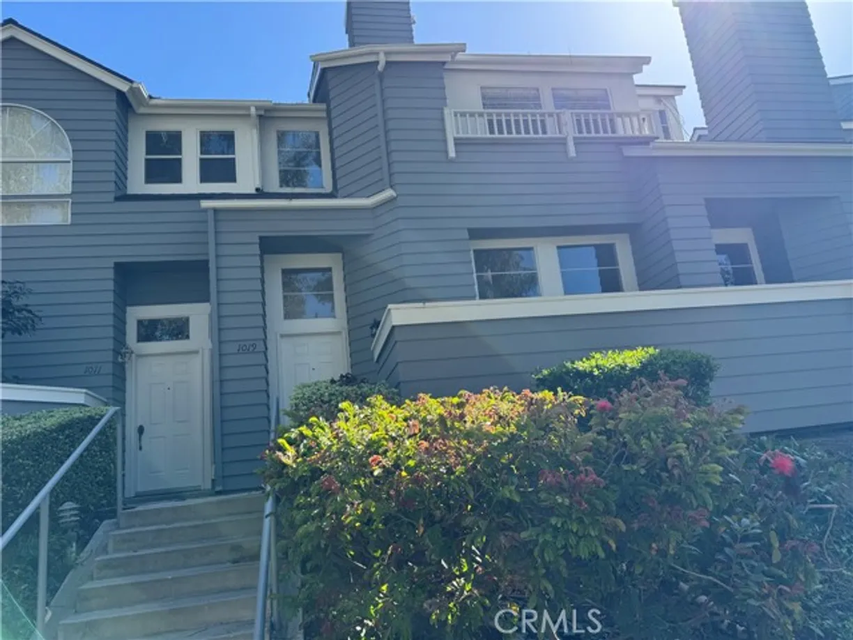 Northern California Real Estate | View 1019 Thomas Lane | 2 Beds, 2 Baths