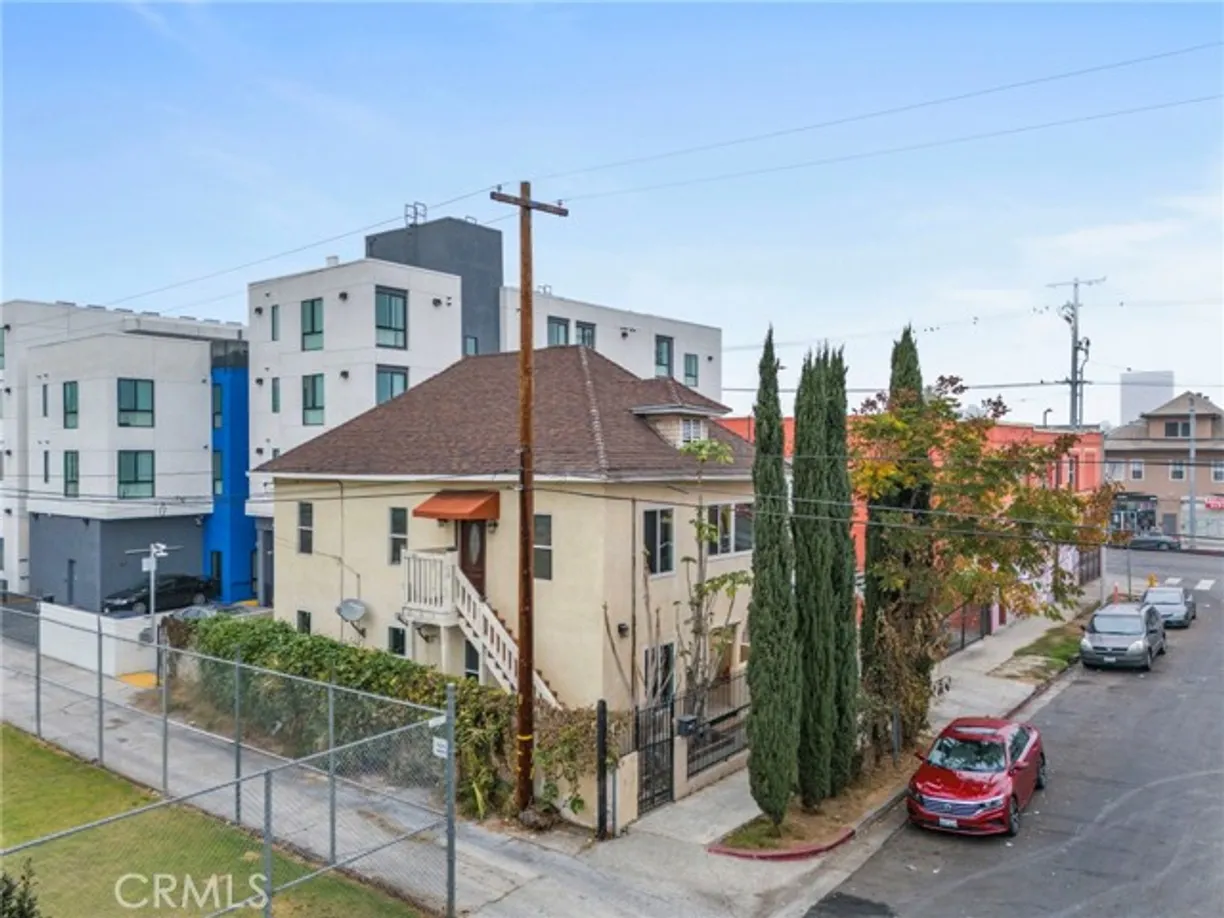 Northern California Real Estate | View 1311 Dewey Avenue | 6 Beds, 2 Baths