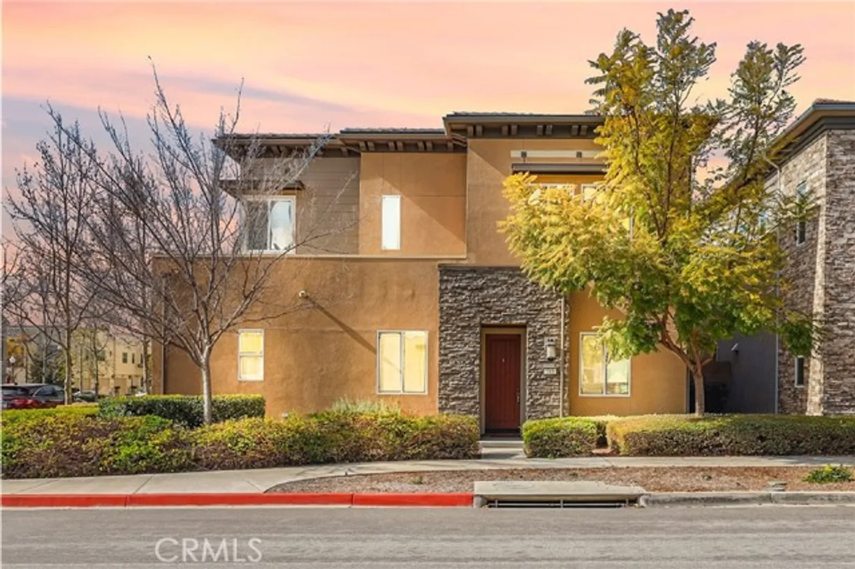 Northern California Real Estate | View 215 Cultivate | 3 Beds, 2 Baths