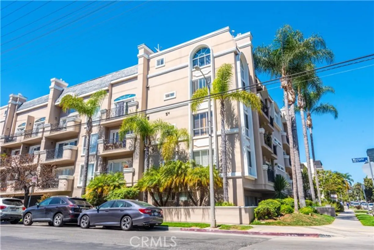 Northern California Real Estate | View 11855 Goshen Avenue, 101 | Listing